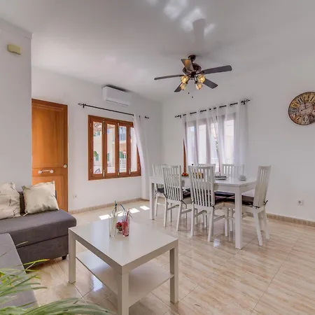 Сasa de vacaciones Ideal Retreat For 4 Guests In Picafort